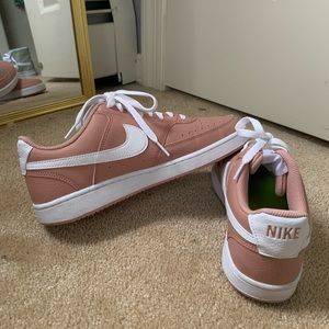 Blush pink Nike dunks! Worn once BASICALLY NEW!